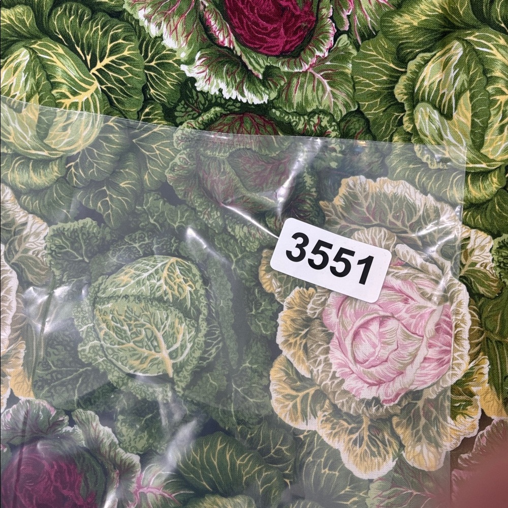 Cabbage print fabric by Makower UK - Picture 6 of 6